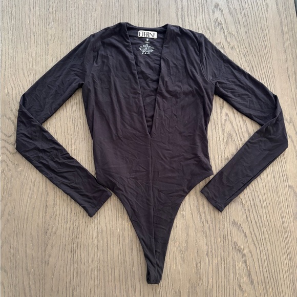 Eterne long Sleeve Deep V Bodysuit - Picture 9 of 10